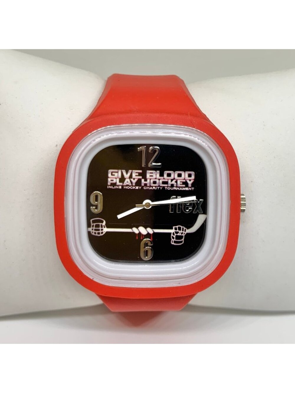 Flex quartz analog unisex watch 44mm square case black dial red band running